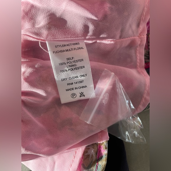 ASTR The Label Women's Pink and Purple Floral Blouse size LargeNWOT - Picture 6 of 10